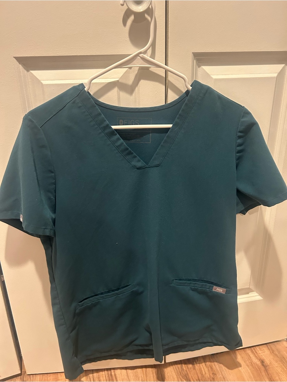 FIGS Short Sleeve V-Neck Scrub Top in Teal Green
